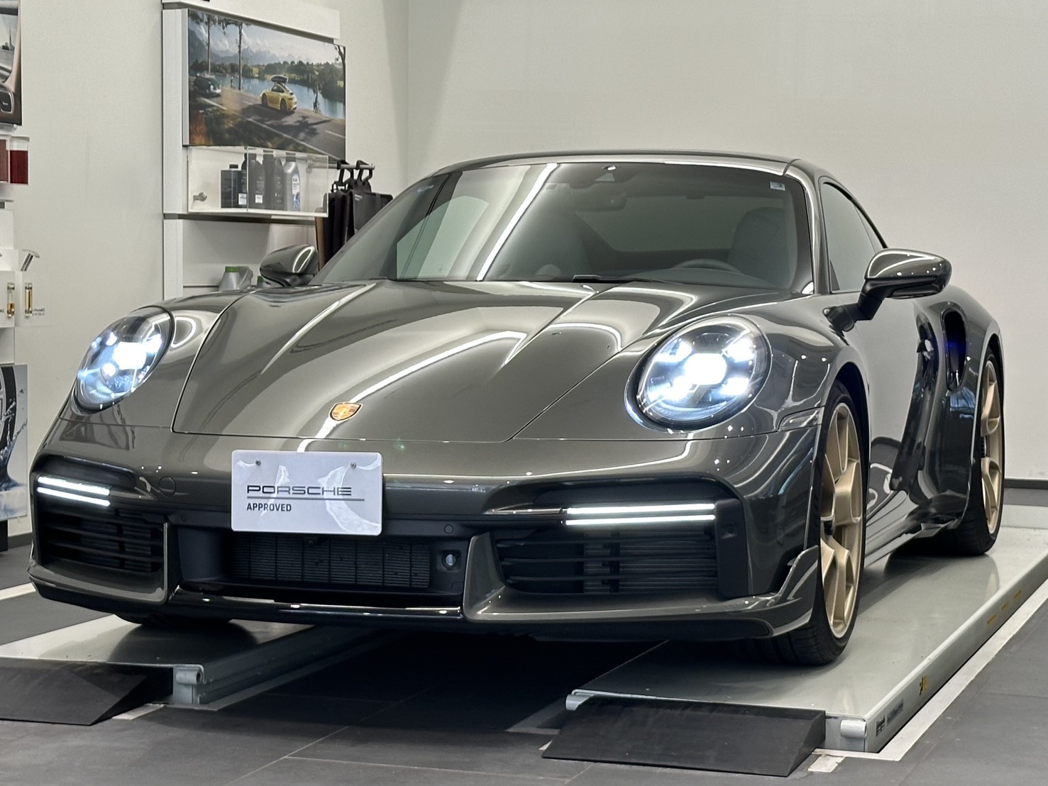 Porsche 911 Turbo S 2021 exported by ALJAWAD